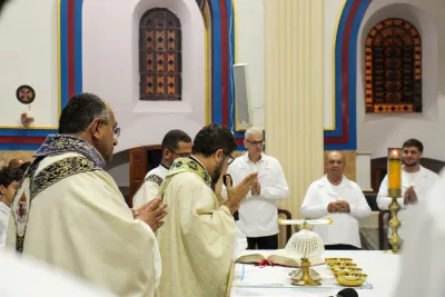 30 dia com Maria - Santa Missa e Coroação - Romeiros Devotos da Paróquia Nossa Senhora da Abadia Patrimônio (Uberlândia)