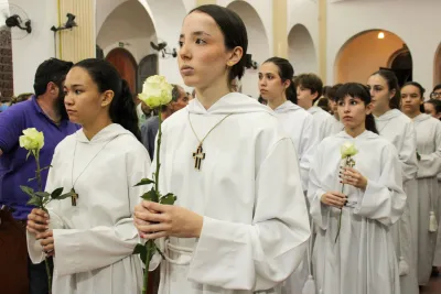 30 dia com Maria - Santa Missa e Coroação - Romeiros Devotos da Paróquia Nossa Senhora da Abadia Patrimônio (Uberlândia)