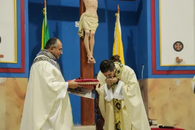 30 dia com Maria - Santa Missa e Coroação - Romeiros Devotos da Paróquia Nossa Senhora da Abadia Patrimônio (Uberlândia)