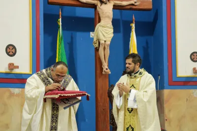 30 dia com Maria - Santa Missa e Coroação - Romeiros Devotos da Paróquia Nossa Senhora da Abadia Patrimônio (Uberlândia)