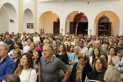 30 dia com Maria - Santa Missa e Coroação - Romeiros Devotos da Paróquia Nossa Senhora da Abadia Patrimônio (Uberlândia)