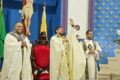 30 dia com Maria - Santa Missa e Coroação - Romeiros Devotos da Paróquia Nossa Senhora da Abadia Patrimônio (Uberlândia)