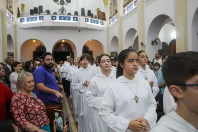 30 dia com Maria - Santa Missa e Coroação - Romeiros Devotos da Paróquia Nossa Senhora da Abadia Patrimônio (Uberlândia)