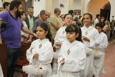 30 dia com Maria - Santa Missa e Coroação - Romeiros Devotos da Paróquia Nossa Senhora da Abadia Patrimônio (Uberlândia)