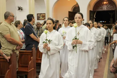 30 dia com Maria - Santa Missa e Coroação - Romeiros Devotos da Paróquia Nossa Senhora da Abadia Patrimônio (Uberlândia)