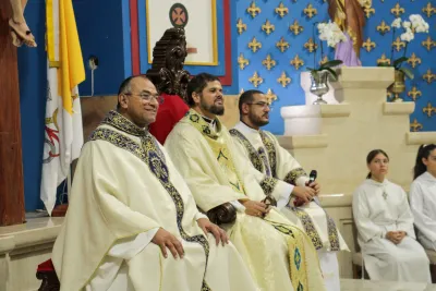 30 dia com Maria - Santa Missa e Coroação - Romeiros Devotos da Paróquia Nossa Senhora da Abadia Patrimônio (Uberlândia)