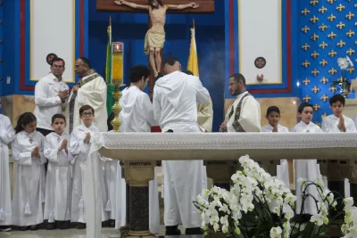 30 dia com Maria - Santa Missa e Coroação - Romeiros Devotos da Paróquia Nossa Senhora da Abadia Patrimônio (Uberlândia)