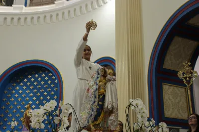 30 dia com Maria - Santa Missa e Coroação - Romeiros Devotos da Paróquia Nossa Senhora da Abadia Patrimônio (Uberlândia)