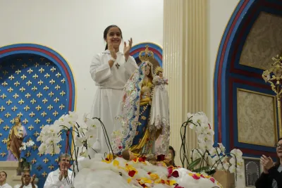 30 dia com Maria - Santa Missa e Coroação - Romeiros Devotos da Paróquia Nossa Senhora da Abadia Patrimônio (Uberlândia)