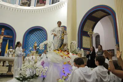 30 dia com Maria - Santa Missa e Coroação - Romeiros Devotos da Paróquia Nossa Senhora da Abadia Patrimônio (Uberlândia)