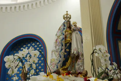 30 dia com Maria - Santa Missa e Coroação - Romeiros Devotos da Paróquia Nossa Senhora da Abadia Patrimônio (Uberlândia)