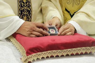30 dia com Maria - Santa Missa e Coroação - Romeiros Devotos da Paróquia Nossa Senhora da Abadia Patrimônio (Uberlândia)
