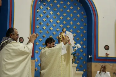 30 dia com Maria - Santa Missa e Coroação - Romeiros Devotos da Paróquia Nossa Senhora da Abadia Patrimônio (Uberlândia)