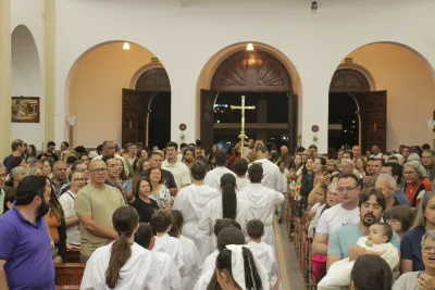 30 dia com Maria - Santa Missa e Coroação - Romeiros Devotos da Paróquia Nossa Senhora da Abadia Patrimônio (Uberlândia)