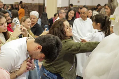 30 dia com Maria - Santa Missa e Coroação - Romeiros Devotos da Paróquia Nossa Senhora da Abadia Patrimônio (Uberlândia)