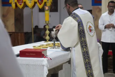 30 dia com Maria - Santa Missa e Coroação - Romeiros Devotos da Paróquia Nossa Senhora da Abadia Patrimônio (Uberlândia)