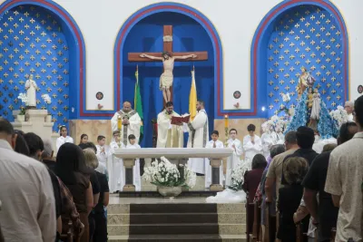 30 dia com Maria - Santa Missa e Coroação - Romeiros Devotos da Paróquia Nossa Senhora da Abadia Patrimônio (Uberlândia)