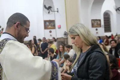 30 dia com Maria - Santa Missa e Coroação - Romeiros Devotos da Paróquia Nossa Senhora da Abadia Patrimônio (Uberlândia)