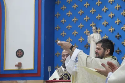 30 dia com Maria - Santa Missa e Coroação - Romeiros Devotos da Paróquia Nossa Senhora da Abadia Patrimônio (Uberlândia)