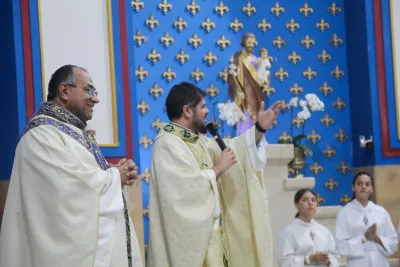 30 dia com Maria - Santa Missa e Coroação - Romeiros Devotos da Paróquia Nossa Senhora da Abadia Patrimônio (Uberlândia)