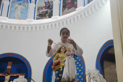 30 dia com Maria - Santa Missa e Coroação - Romeiros Devotos da Paróquia Nossa Senhora da Abadia Patrimônio (Uberlândia)