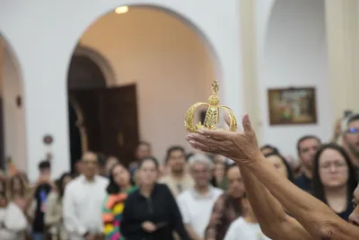 30 dia com Maria - Santa Missa e Coroação - Romeiros Devotos da Paróquia Nossa Senhora da Abadia Patrimônio (Uberlândia)