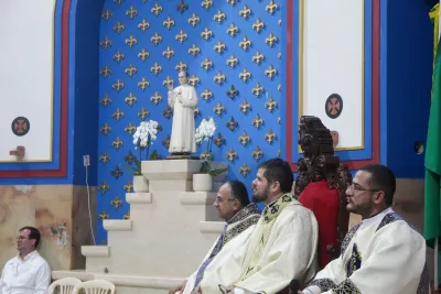 30 dia com Maria - Santa Missa e Coroação - Romeiros Devotos da Paróquia Nossa Senhora da Abadia Patrimônio (Uberlândia)