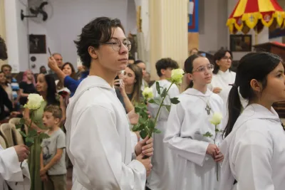30 dia com Maria - Santa Missa e Coroação - Romeiros Devotos da Paróquia Nossa Senhora da Abadia Patrimônio (Uberlândia)