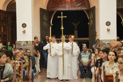 30 dia com Maria - Santa Missa e Coroação - Romeiros Devotos da Paróquia Nossa Senhora da Abadia Patrimônio (Uberlândia)