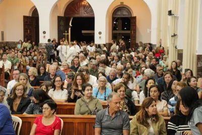 30 dia com Maria - Santa Missa e Coroação - Romeiros Devotos da Paróquia Nossa Senhora da Abadia Patrimônio (Uberlândia)