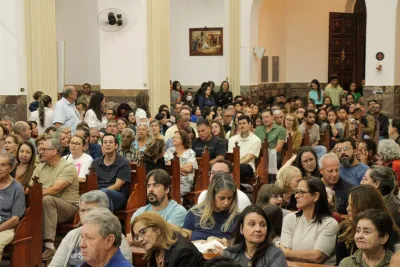 30 dia com Maria - Santa Missa e Coroação - Romeiros Devotos da Paróquia Nossa Senhora da Abadia Patrimônio (Uberlândia)