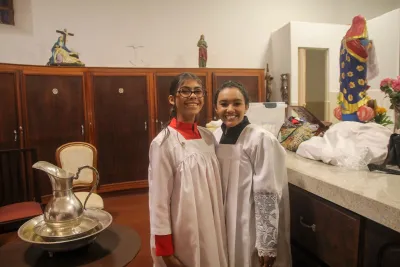 30 dia com Maria - Santa Missa e Coroação - Romeiros Devotos da Paróquia Nossa Senhora da Abadia Patrimônio (Uberlândia)