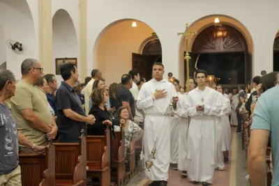 30 dia com Maria - Santa Missa e Coroação - Romeiros Devotos da Paróquia Nossa Senhora da Abadia Patrimônio (Uberlândia)