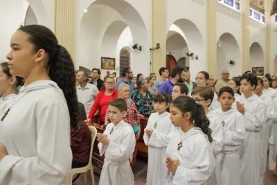 30 dia com Maria - Santa Missa e Coroação - Romeiros Devotos da Paróquia Nossa Senhora da Abadia Patrimônio (Uberlândia)