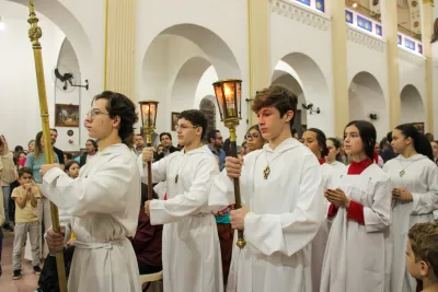 30 dia com Maria - Santa Missa e Coroação - Romeiros Devotos da Paróquia Nossa Senhora da Abadia Patrimônio (Uberlândia)