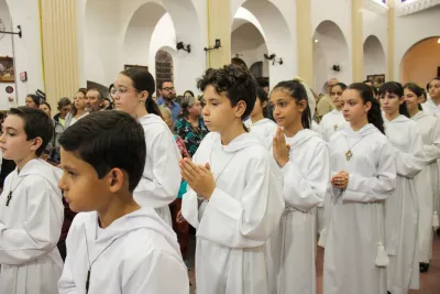 30 dia com Maria - Santa Missa e Coroação - Romeiros Devotos da Paróquia Nossa Senhora da Abadia Patrimônio (Uberlândia)