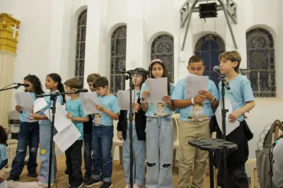 30 dia com Maria - Santa Missa e Coroação - Romeiros Devotos da Paróquia Nossa Senhora da Abadia Patrimônio (Uberlândia)
