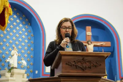 30 dia com Maria - Santa Missa e Coroação - Romeiros Devotos da Paróquia Nossa Senhora da Abadia Patrimônio (Uberlândia)