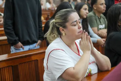 30 dia com Maria - Santa Missa e Coroação - Romeiros Devotos da Paróquia Nossa Senhora da Lapa (Vazante)
