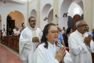 30 dia com Maria - Santa Missa e Coroação - Romeiros Devotos da Paróquia Nossa Senhora da Lapa (Vazante)