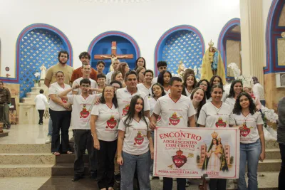 30 dia com Maria - Santa Missa e Coroação - Romeiros Devotos da Paróquia Nossa Senhora da Lapa (Vazante)