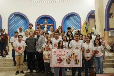 30 dia com Maria - Santa Missa e Coroação - Romeiros Devotos da Paróquia Nossa Senhora da Lapa (Vazante)
