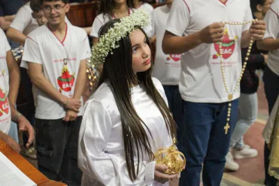 30 dia com Maria - Santa Missa e Coroação - Romeiros Devotos da Paróquia Nossa Senhora da Lapa (Vazante)