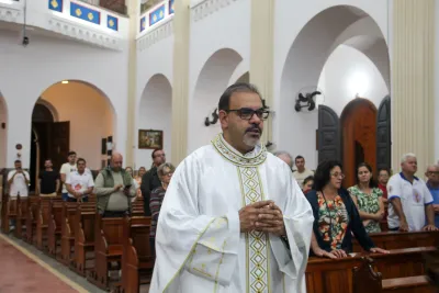 30 dia com Maria - Santa Missa e Coroação - Romeiros Devotos da Paróquia Nossa Senhora da Lapa (Vazante)