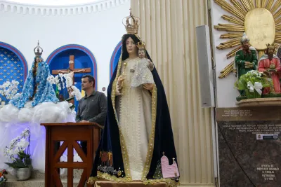 30 dia com Maria - Santa Missa e Coroação - Romeiros Devotos da Paróquia Nossa Senhora da Lapa (Vazante)
