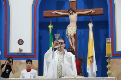 30 dia com Maria - Santa Missa e Coroação - Romeiros Devotos da Paróquia Nossa Senhora da Lapa (Vazante)