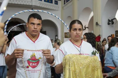 30 dia com Maria - Santa Missa e Coroação - Romeiros Devotos da Paróquia Nossa Senhora da Lapa (Vazante)