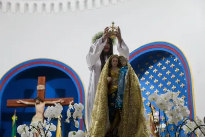 30 dia com Maria - Santa Missa e Coroação - Romeiros Devotos da Paróquia Nossa Senhora da Lapa (Vazante)