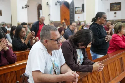 30 dia com Maria - Santa Missa e Coroação - Romeiros Devotos da Paróquia Nossa Senhora da Lapa (Vazante)