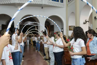30 dia com Maria - Santa Missa e Coroação - Romeiros Devotos da Paróquia Nossa Senhora da Lapa (Vazante)